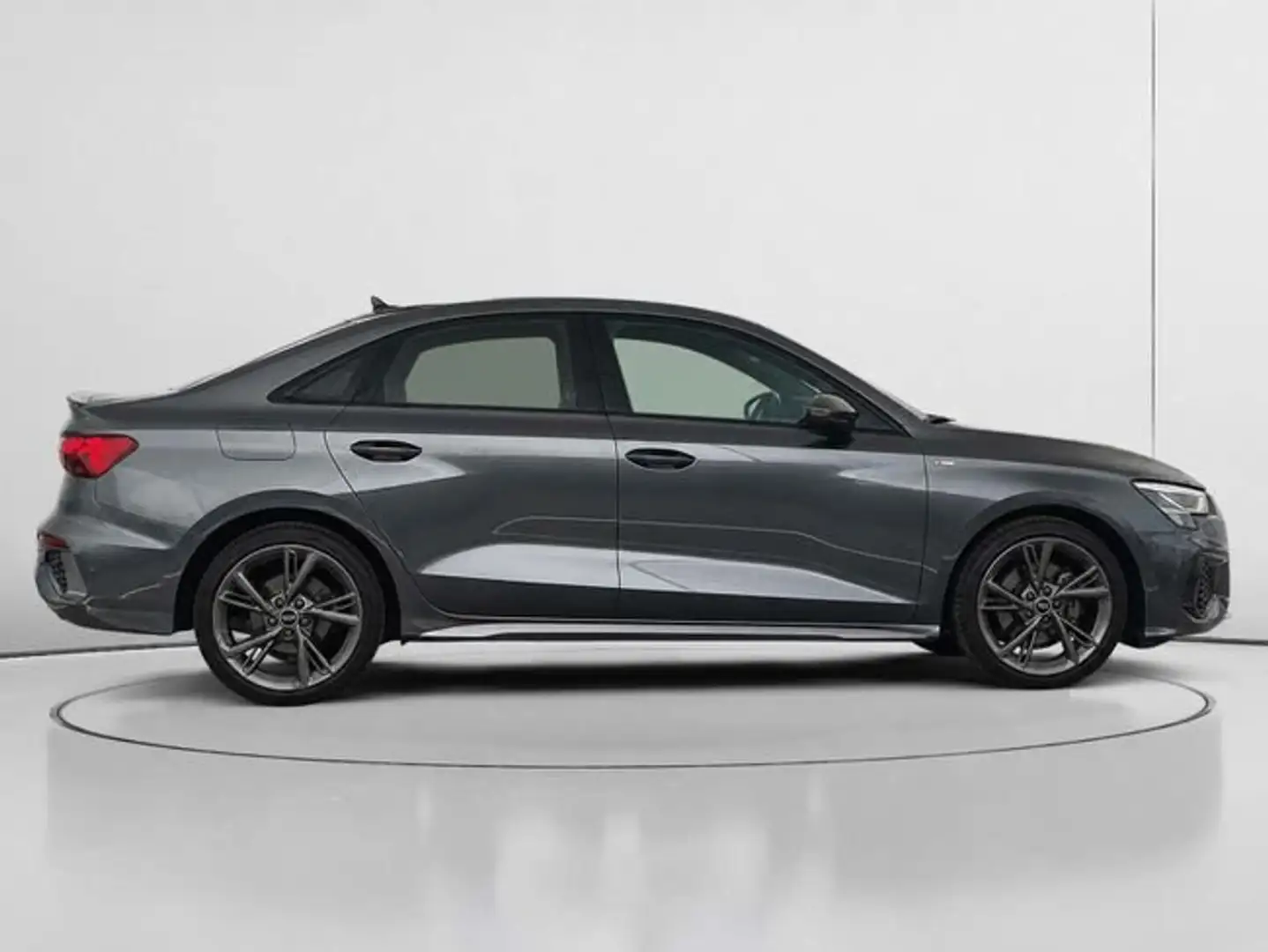Audi A3 Sedán 30 TFSI S tronic Gris - 2