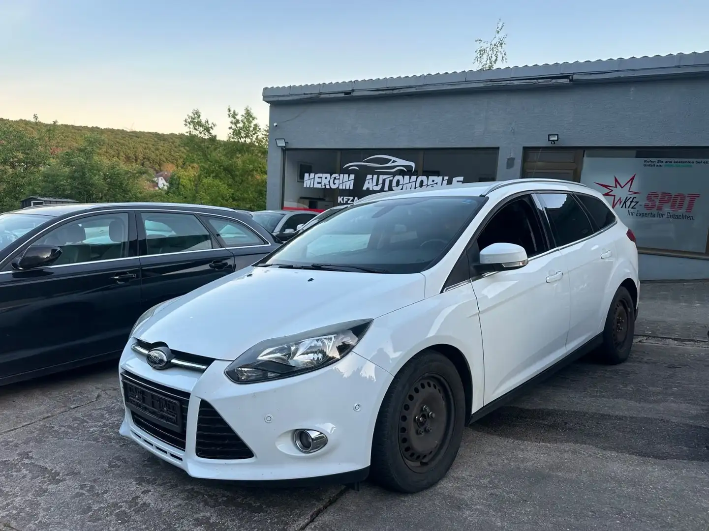 Ford Focus Turnier Titanium Blanc - 1