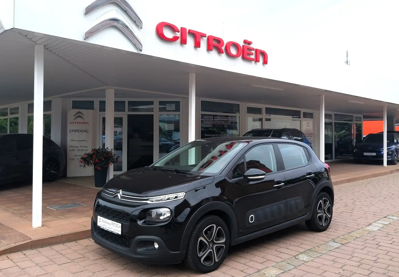 Citroen C3 PT 110 SHINE *NAVIGATION, SITZHEIZUNG, DAB* Schwarz - 1