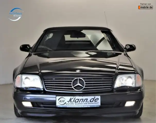 Mercedes-Benz SL view 3