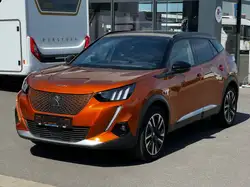 Peugeot e-2008 GT PACK+Sitzh+Induktionsladen+Full LED+3D - fotografija vozila