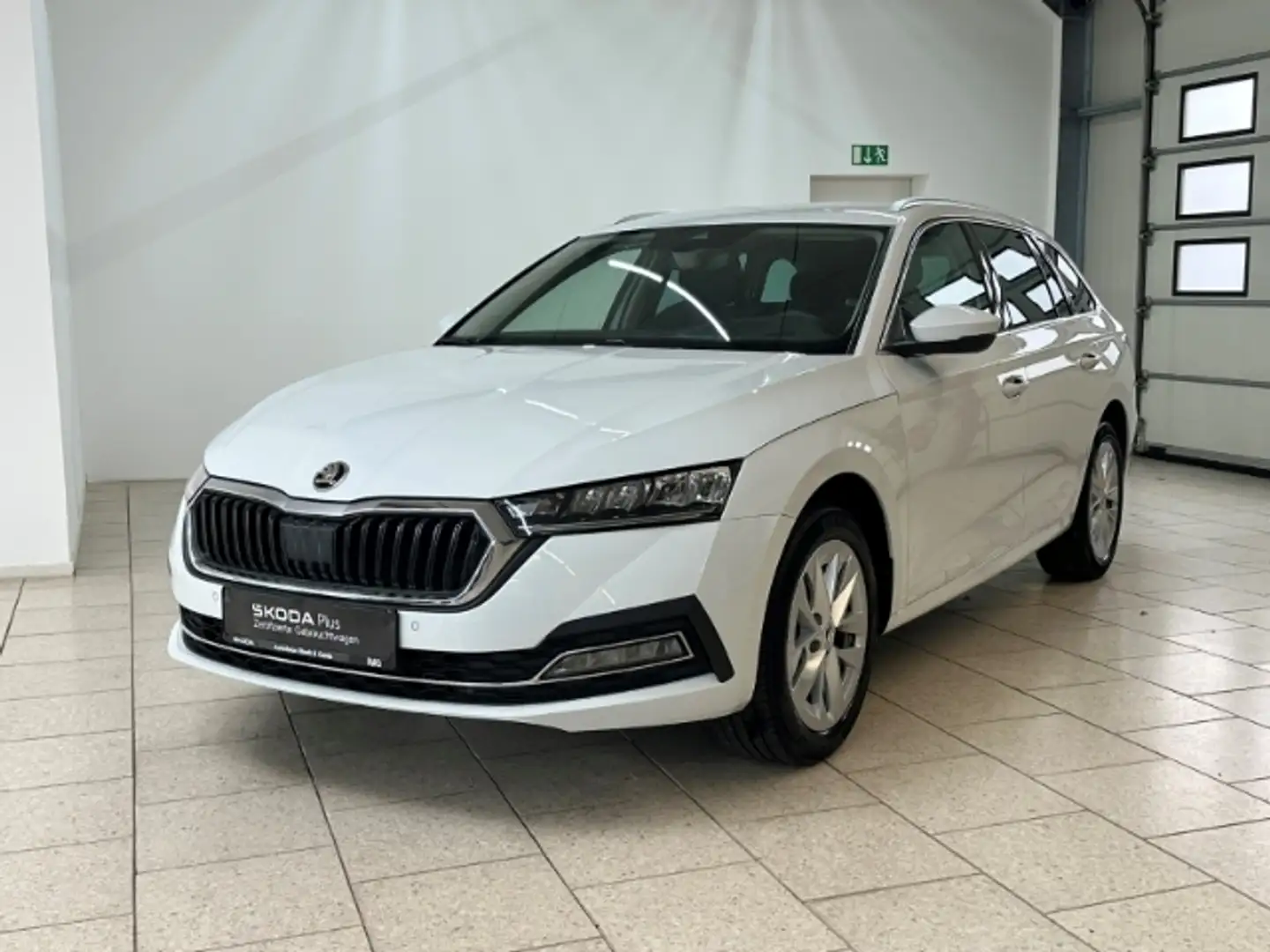Skoda Octavia Combi 2.0 TDI DSG First Edition Navi ACC Weiß - 2