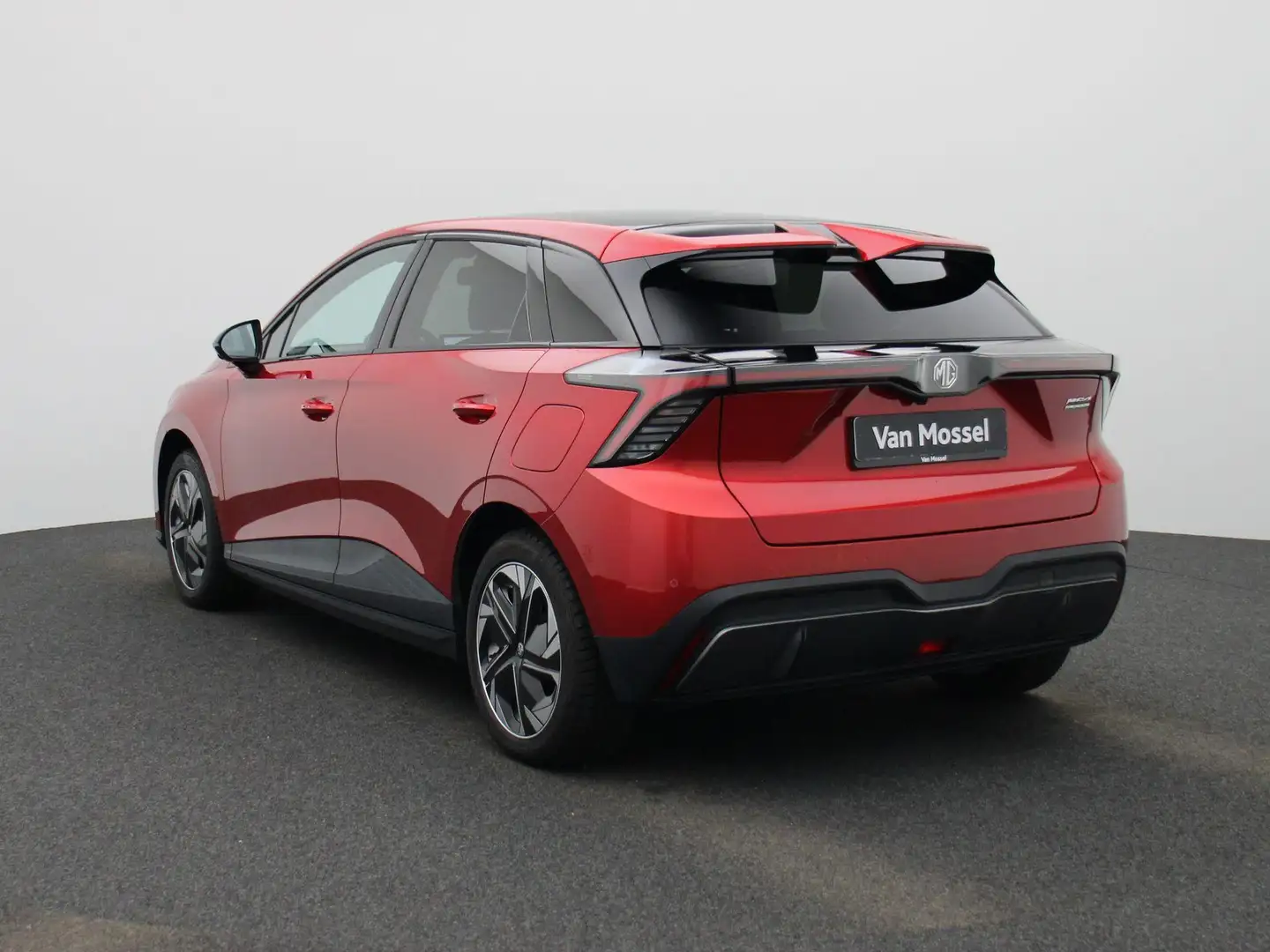 MG MG4 Electric Luxury 64 kWh Rood - 2