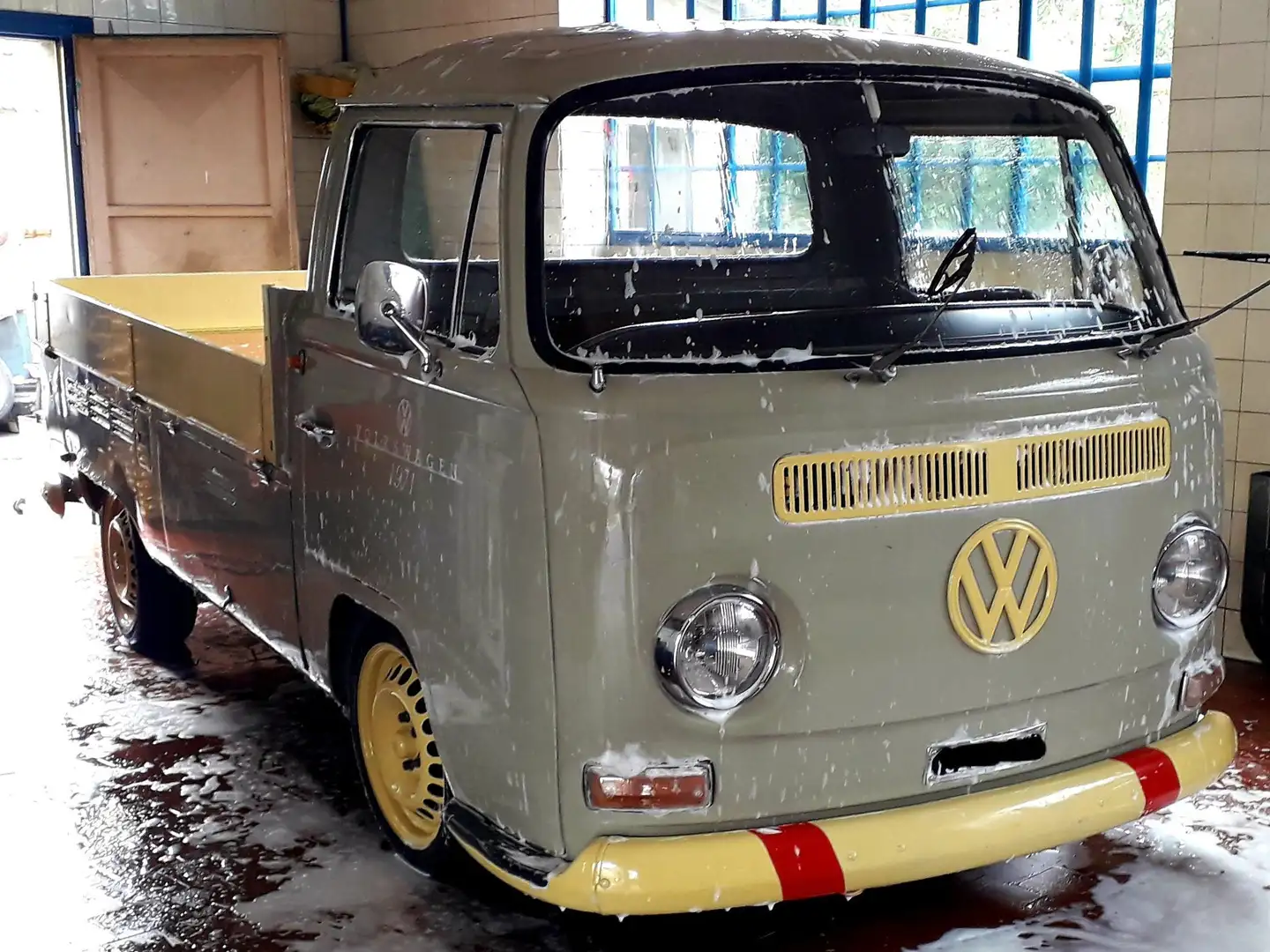 Volkswagen T2 - 1