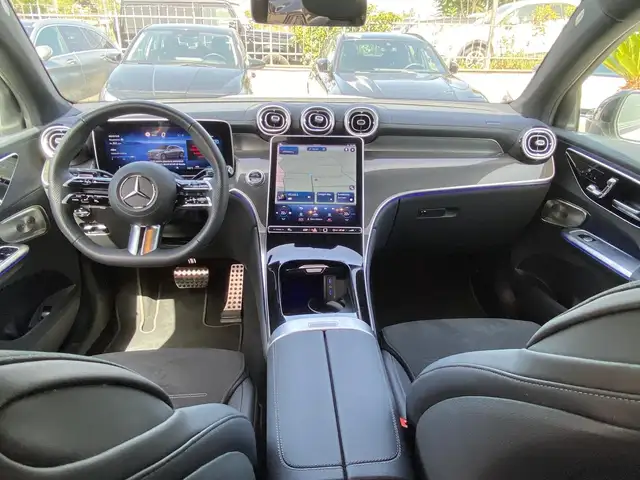 Mercedes-Benz GLC view 9