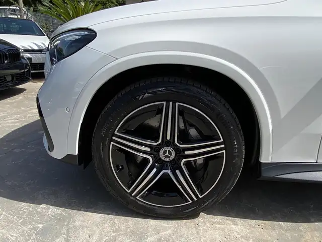 Mercedes-Benz GLC view 7