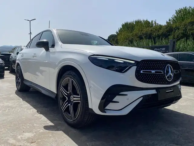 Mercedes-Benz GLC view 4