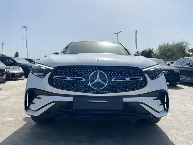 Mercedes-Benz GLC view 5