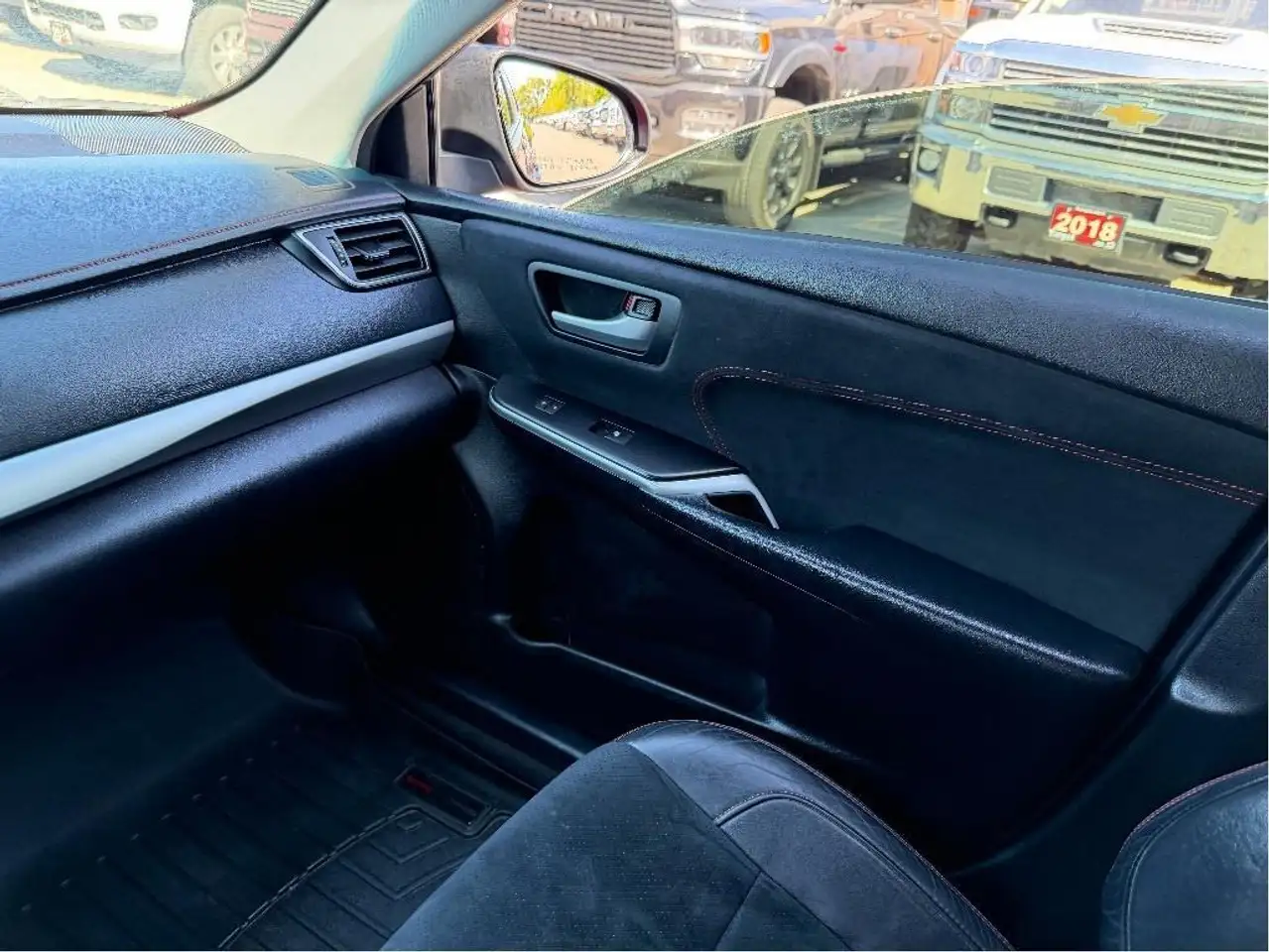 Toyota Camry снимка Toyota Camry