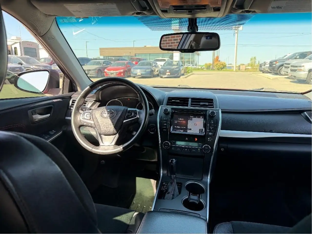 Toyota Camry снимка Toyota Camry