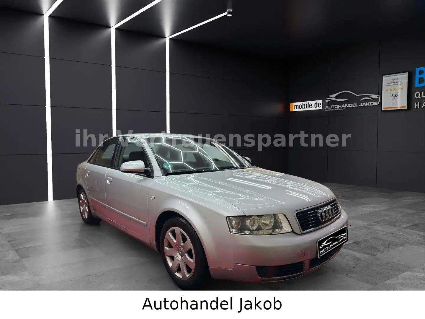 Audi A4 / Fahrzeug für kleines Geld / Super in Schuss Silber - 1