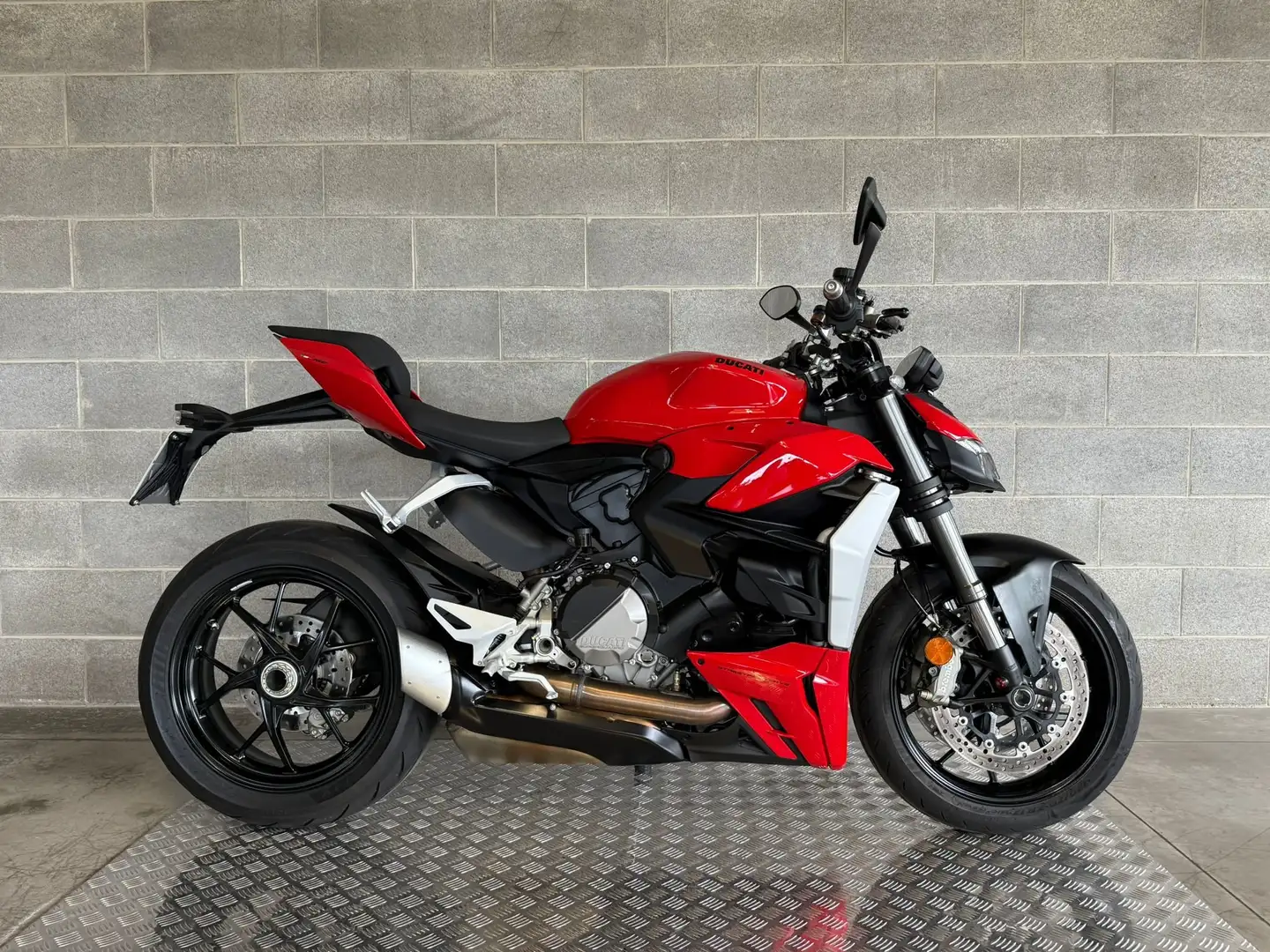 Ducati Streetfighter V2 CAMPAGNA PROVA RISCATTA O RENDI. Rosso - 1