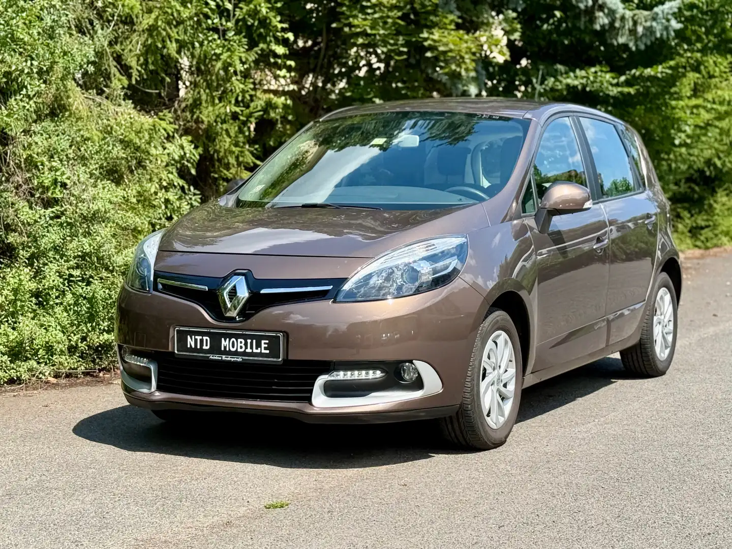 Renault Scenic Paris+1.HAND+KEYLESS+BLUETOOTH+KLIMAAUT+TEMPOMAT+ Brązowy - 2