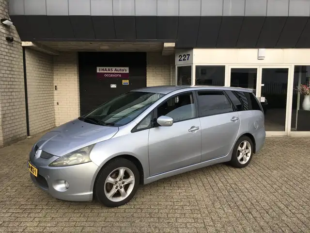 Mitsubishi Grandis 2.4-16V Intense / 7 PERSOONS / NETTE STAAT / APK J