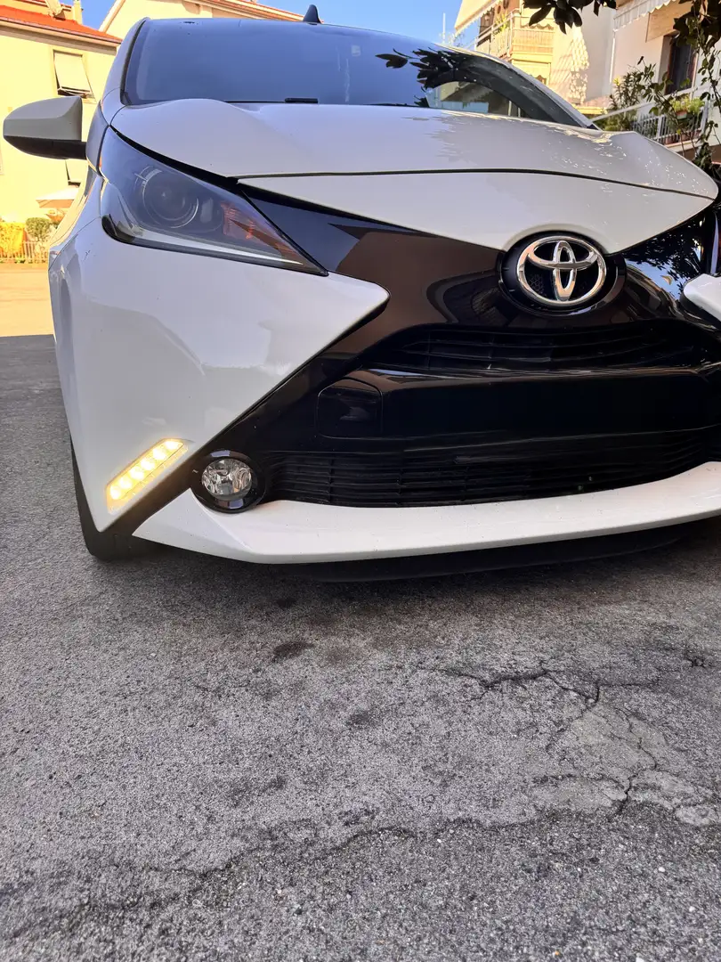 Toyota Aygo 5p 1.0 x-black tss - 2