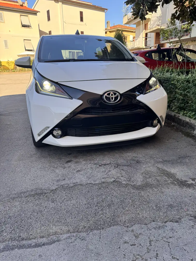 Toyota Aygo 5p 1.0 x-black tss - 1