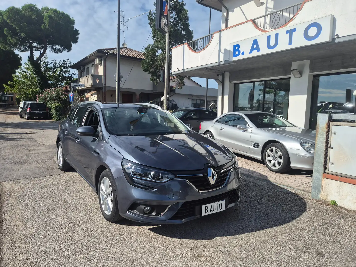 Renault Megane Megane IV Sporter r 1.5 blue dci Business 115cv Gris - 1