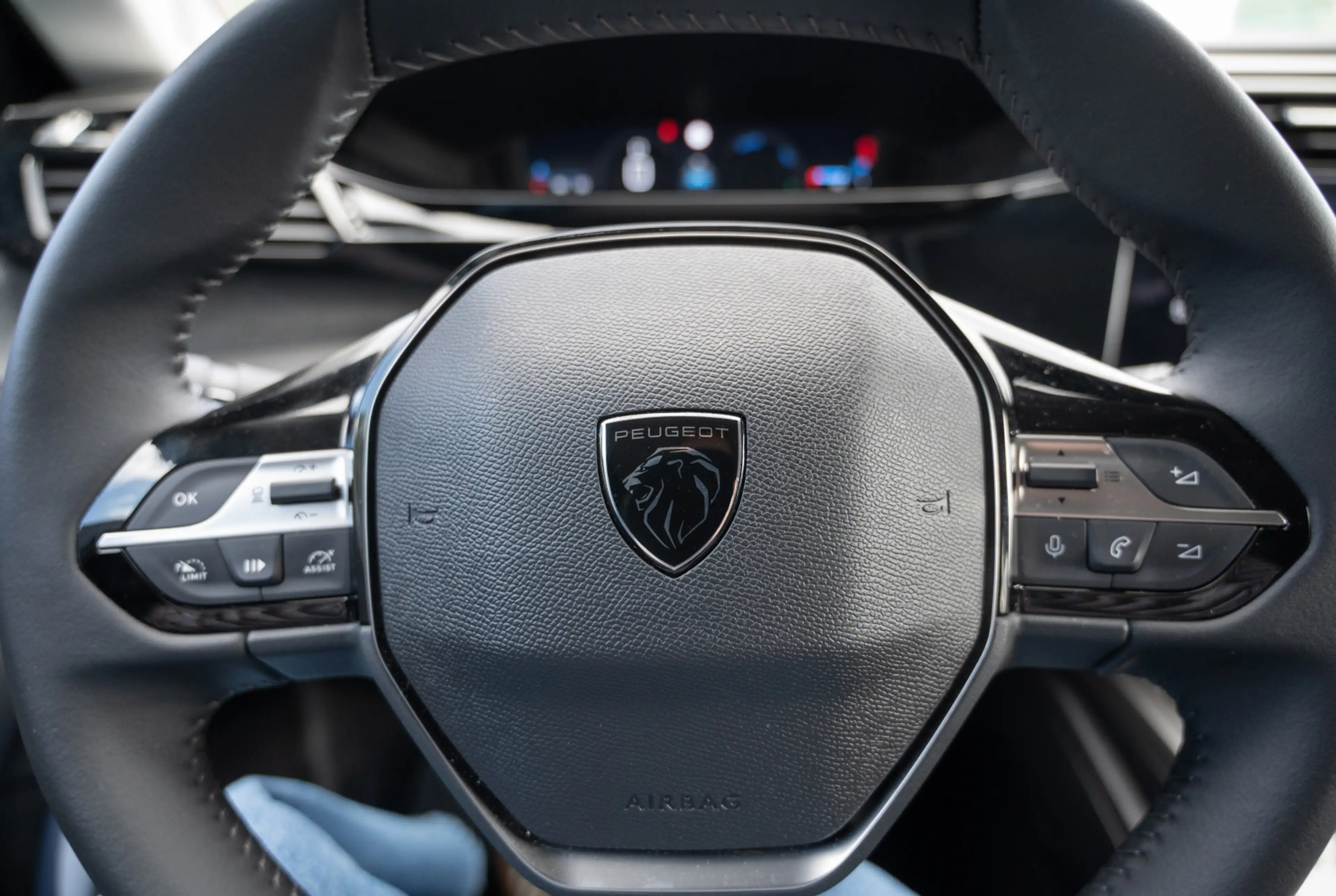 Peugeot 308 SW Allure Hybrid 145 e-DSC6 *KOMFORT*NAVI-PAKET* — photo 14