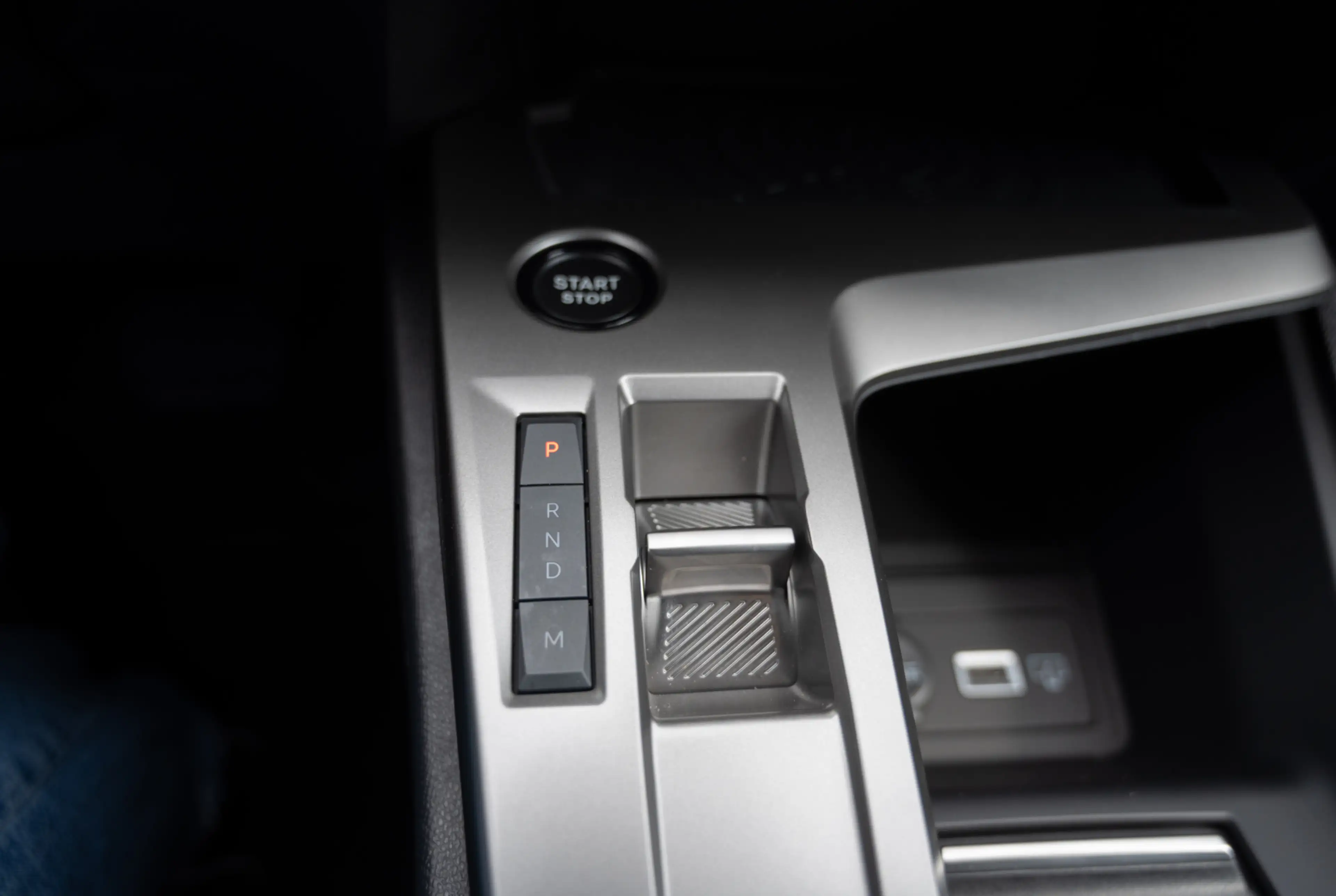 Peugeot 308 SW Allure Hybrid 145 e-DSC6 *KOMFORT*NAVI-PAKET* — photo 10