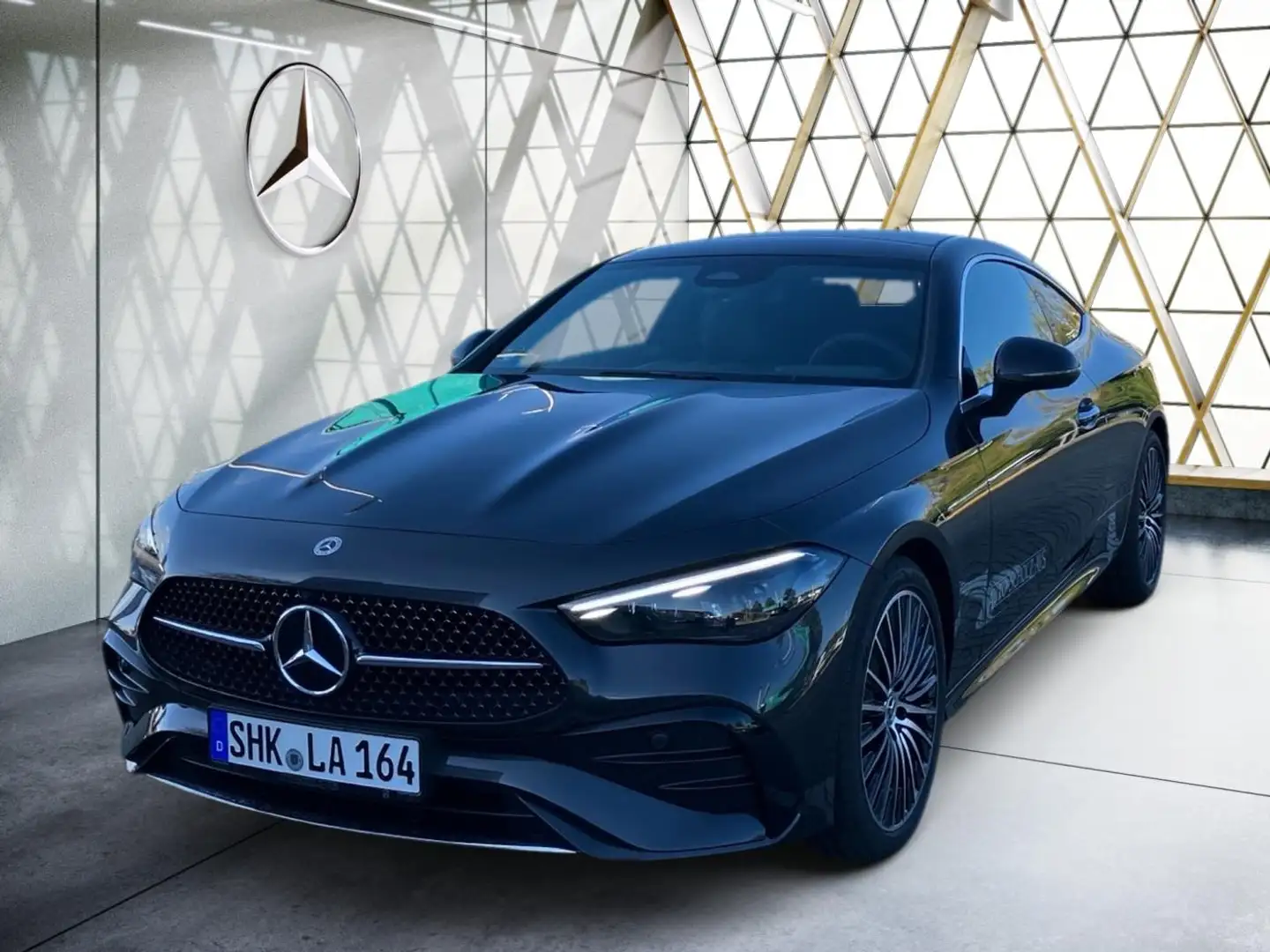 Mercedes-Benz CLE 200 4M Coupé AMG Pano*DigLight*360*Distronic Grijs - 1