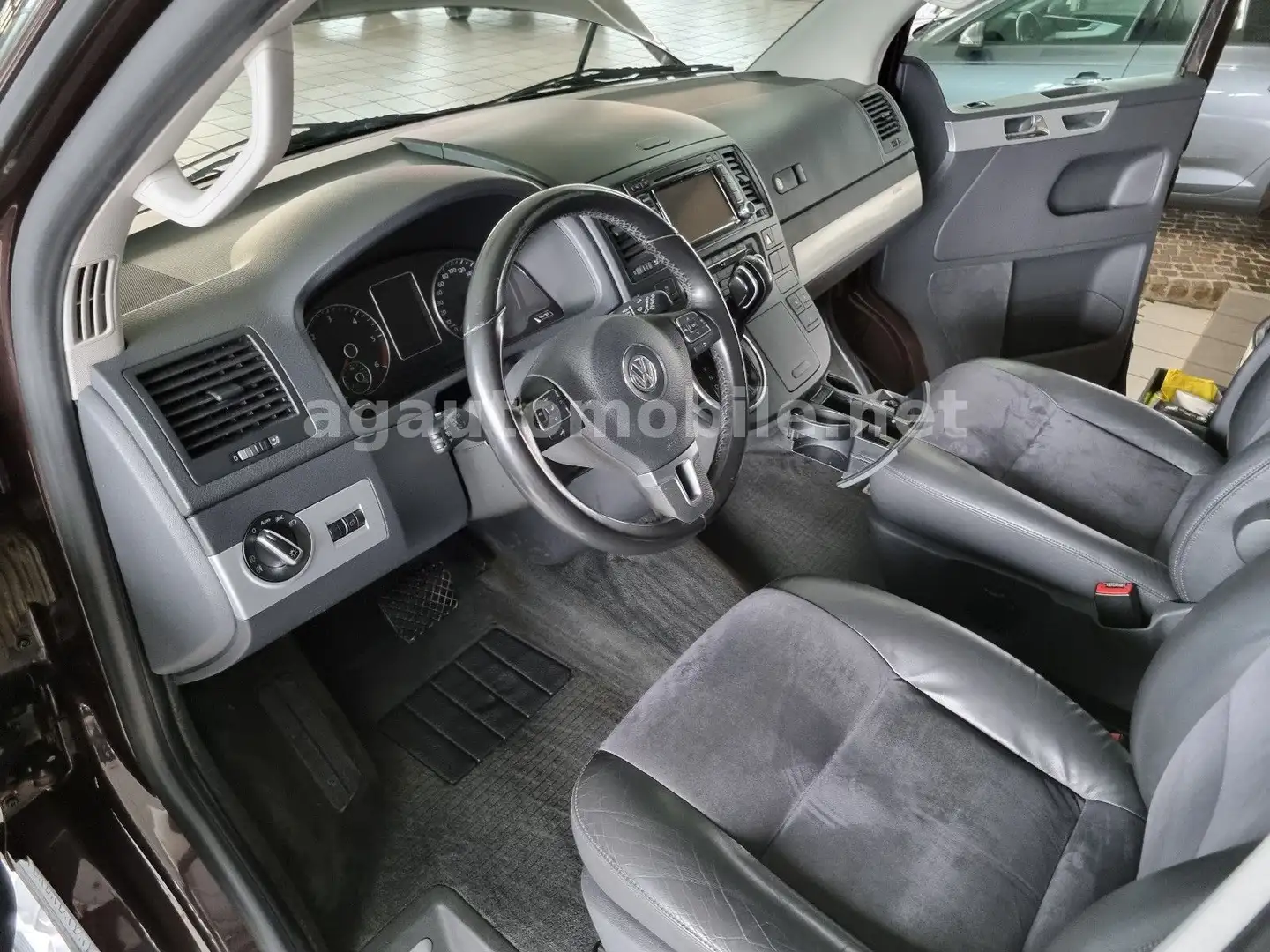 Volkswagen T5 Multivan Highline Autom 7Sitzer AHK 157PS 2Hd Marrón - 2