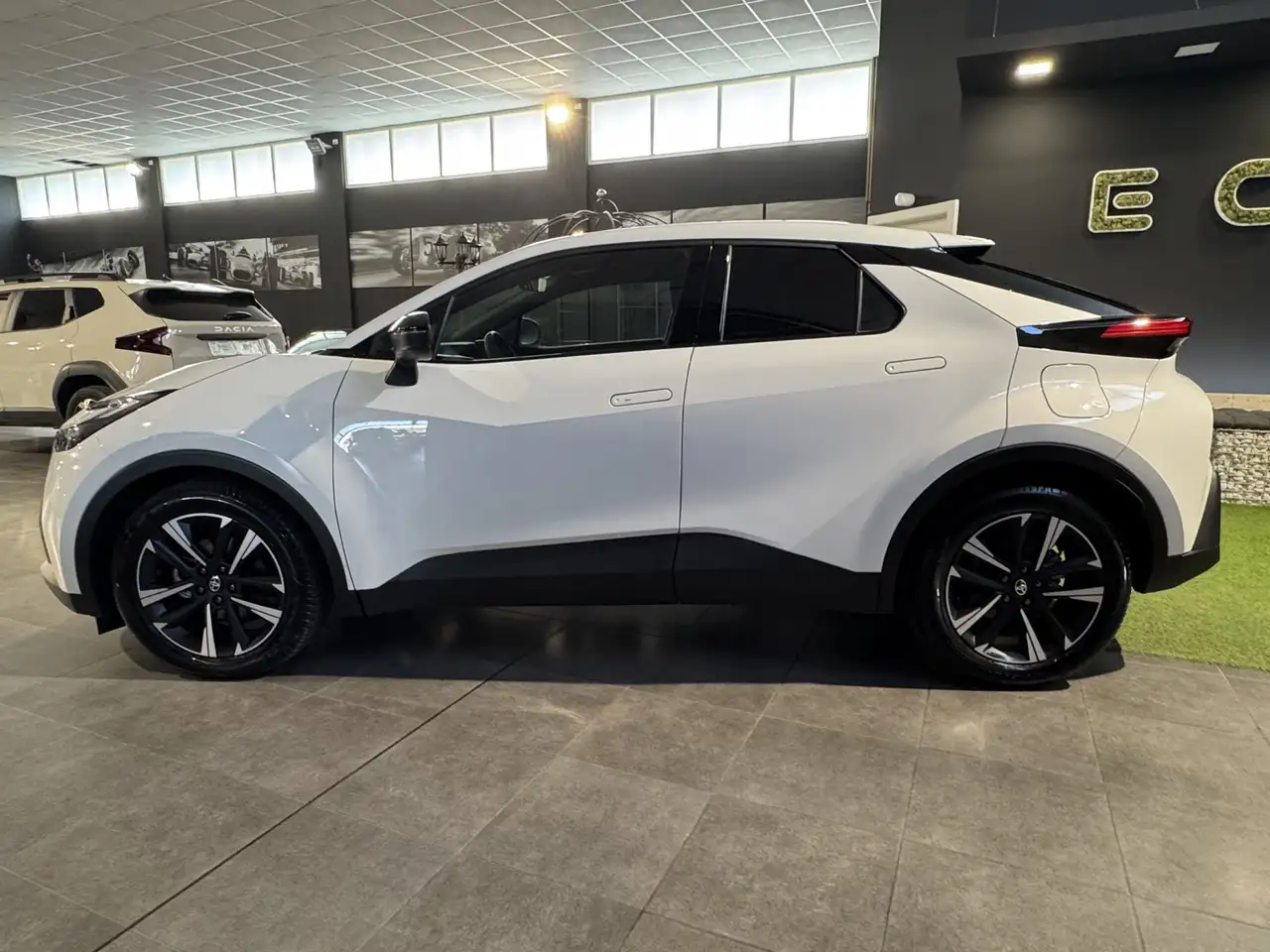 Toyota C-HR 2026 — фото 8