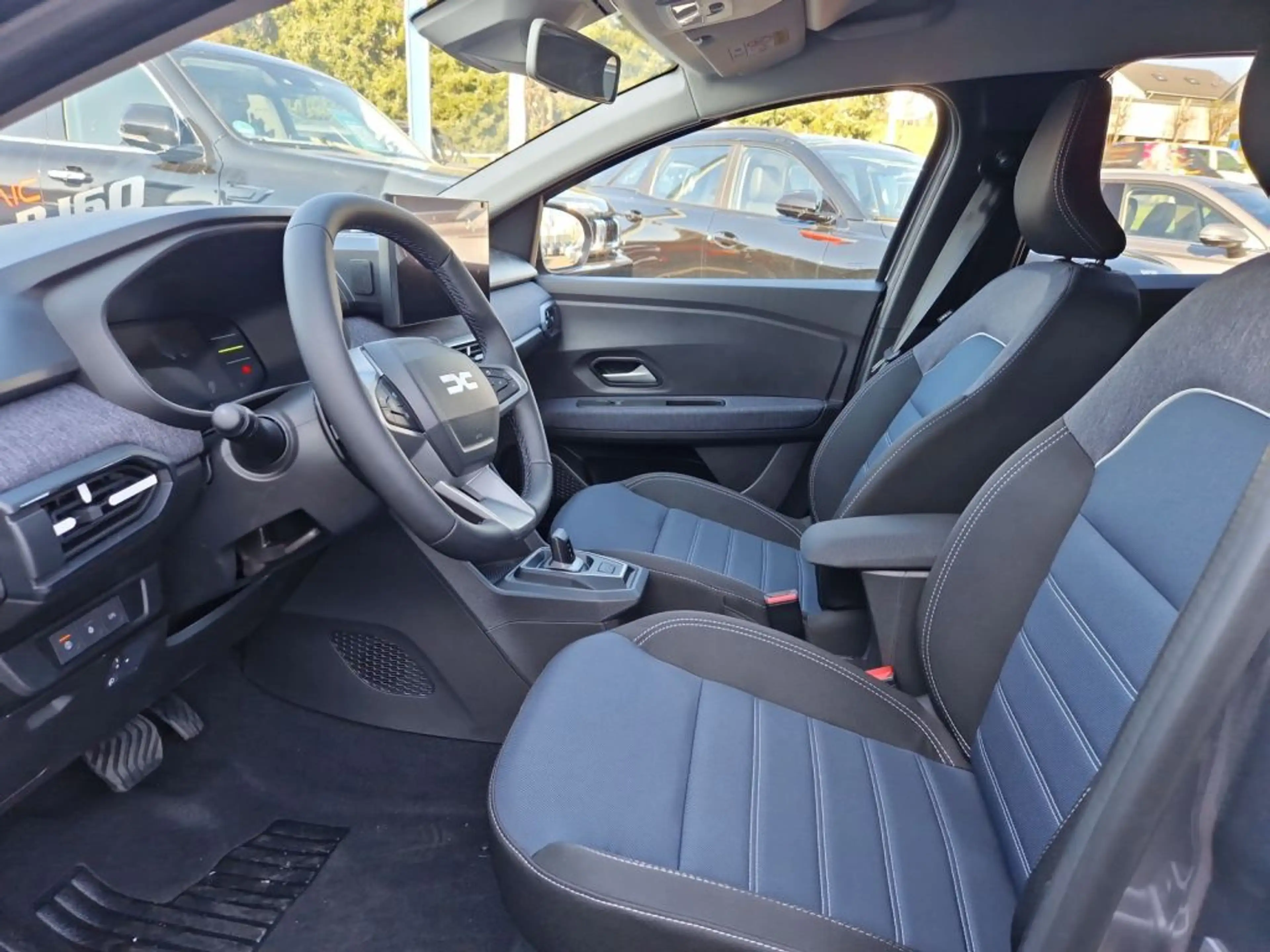Dacia Jogger Hybrid 155 Journey (DJF) — photo 13