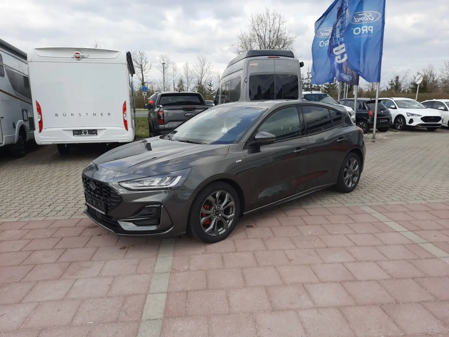 Ford Focus Limousine 1.0 EcoBoost MHEV ST-Line SHZ Grau - 2