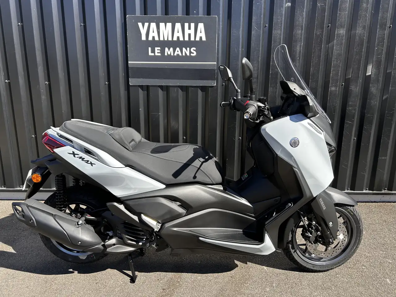 Yamaha X-Max 125