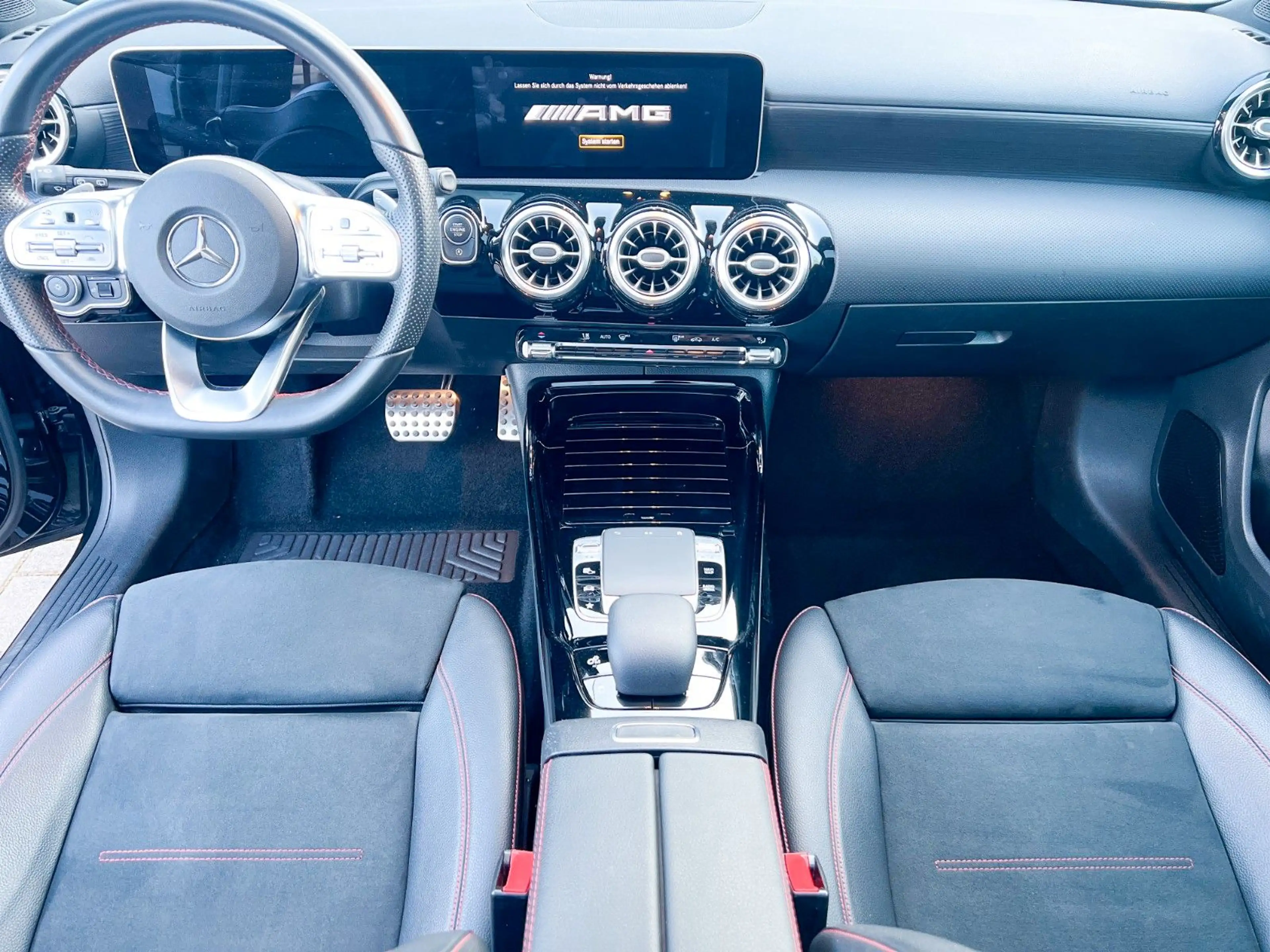 Mercedes-Benz A 35 AMG 4Matic 36.000 km Navi LED 1 Hand ! — photo 6