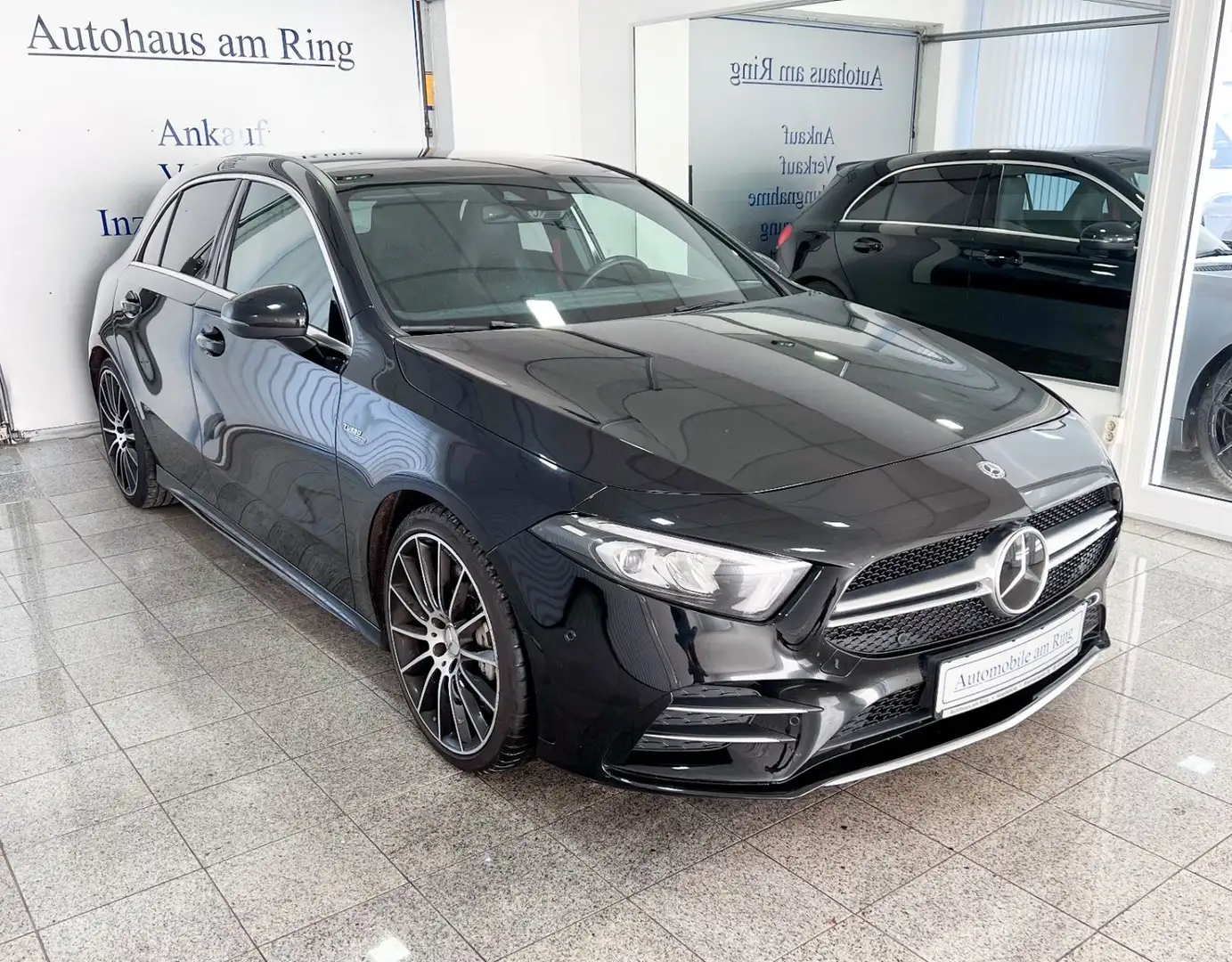 Mercedes-Benz A 35 AMG 4Matic 36.000 km Navi LED 1 Hand ! Noir - 1