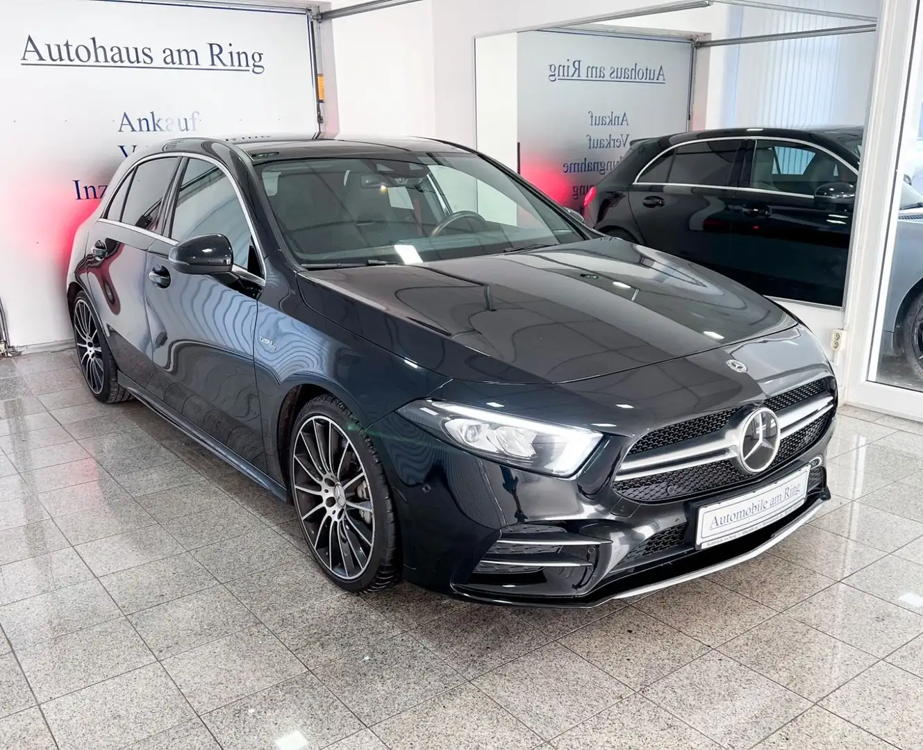 Mercedes-Benz A 35 AMG 4Matic 36.000 km Navi LED 1 Hand ! Noir - 2