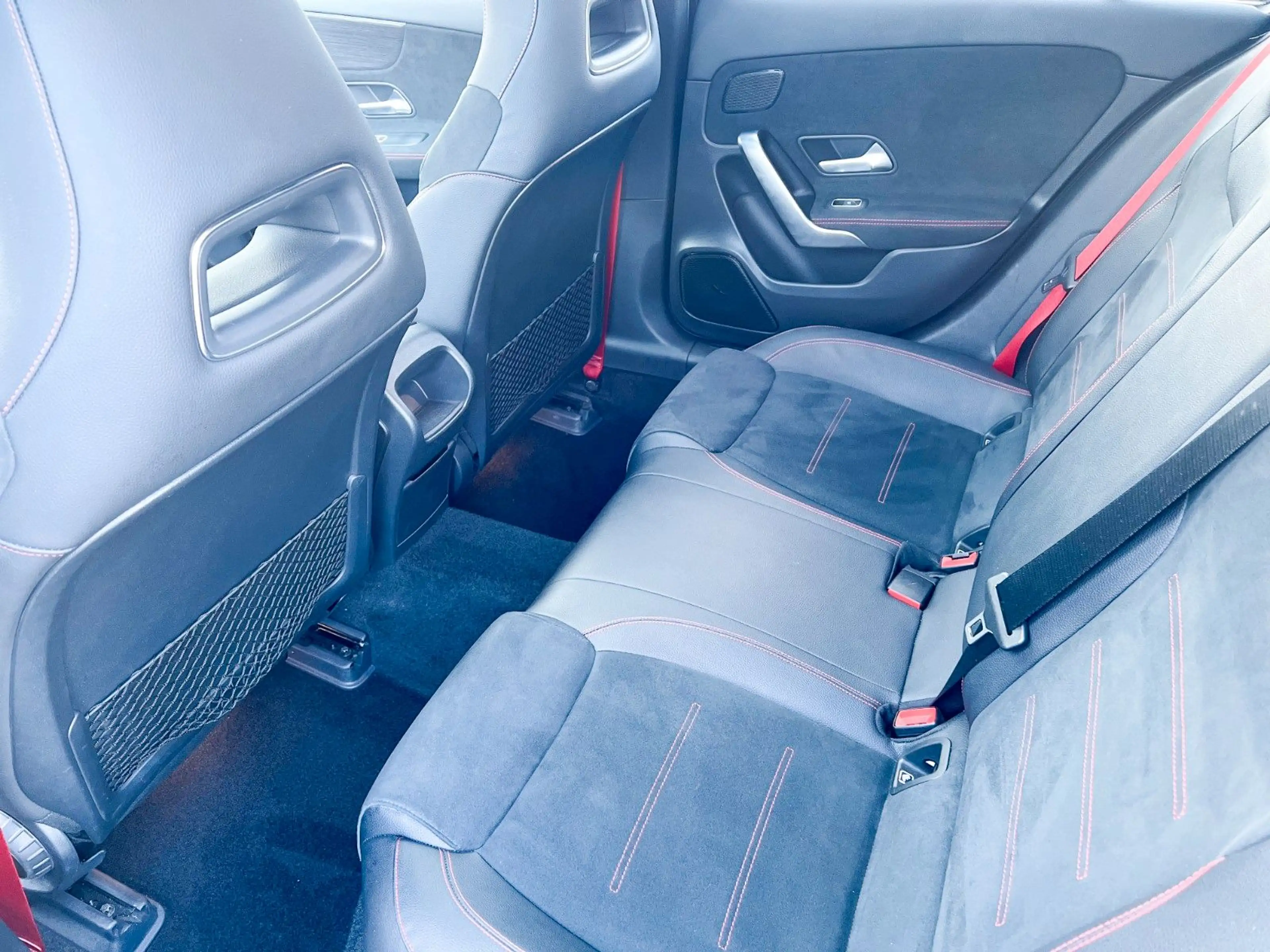 Mercedes-Benz A 35 AMG 4Matic 36.000 km Navi LED 1 Hand ! — photo 7