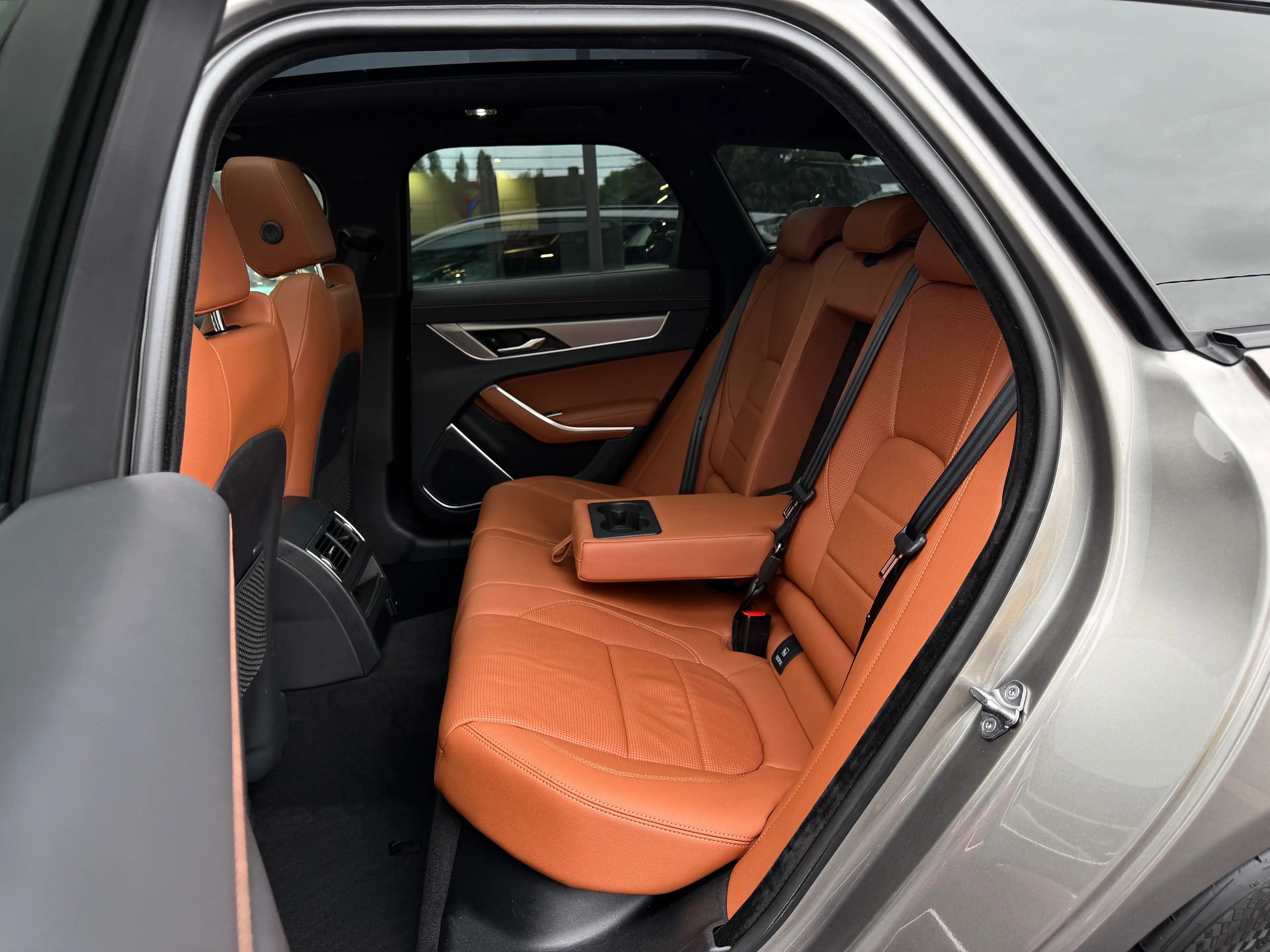Jaguar XF 2.0 D200 !! R-DYNAMiC !! BLACK EDiTiON !! FULL FULL OPTS !! — photo 15