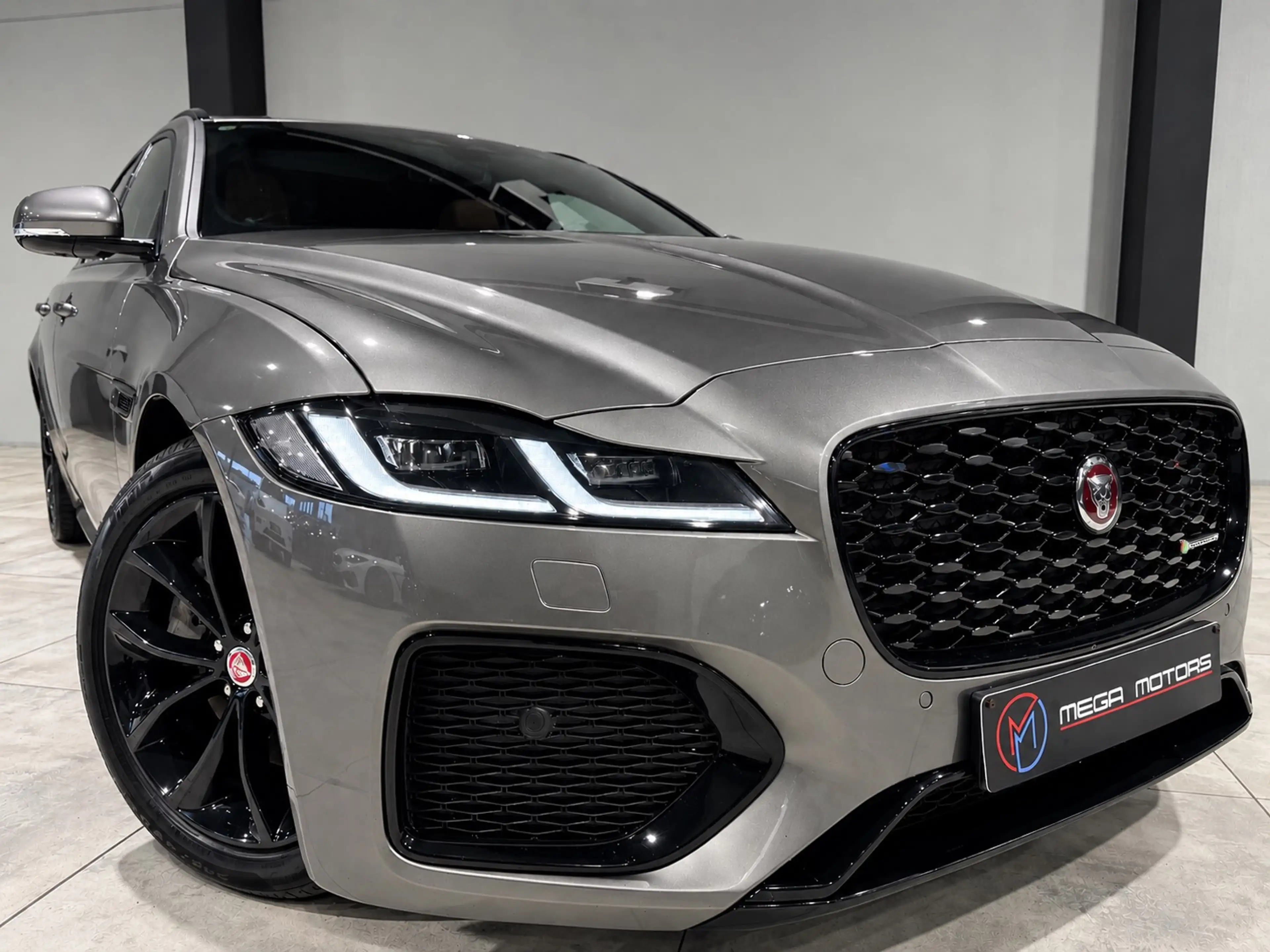 Jaguar XF 2.0 D200 !! R-DYNAMiC !! BLACK EDiTiON !! FULL FULL OPTS !! — photo 5