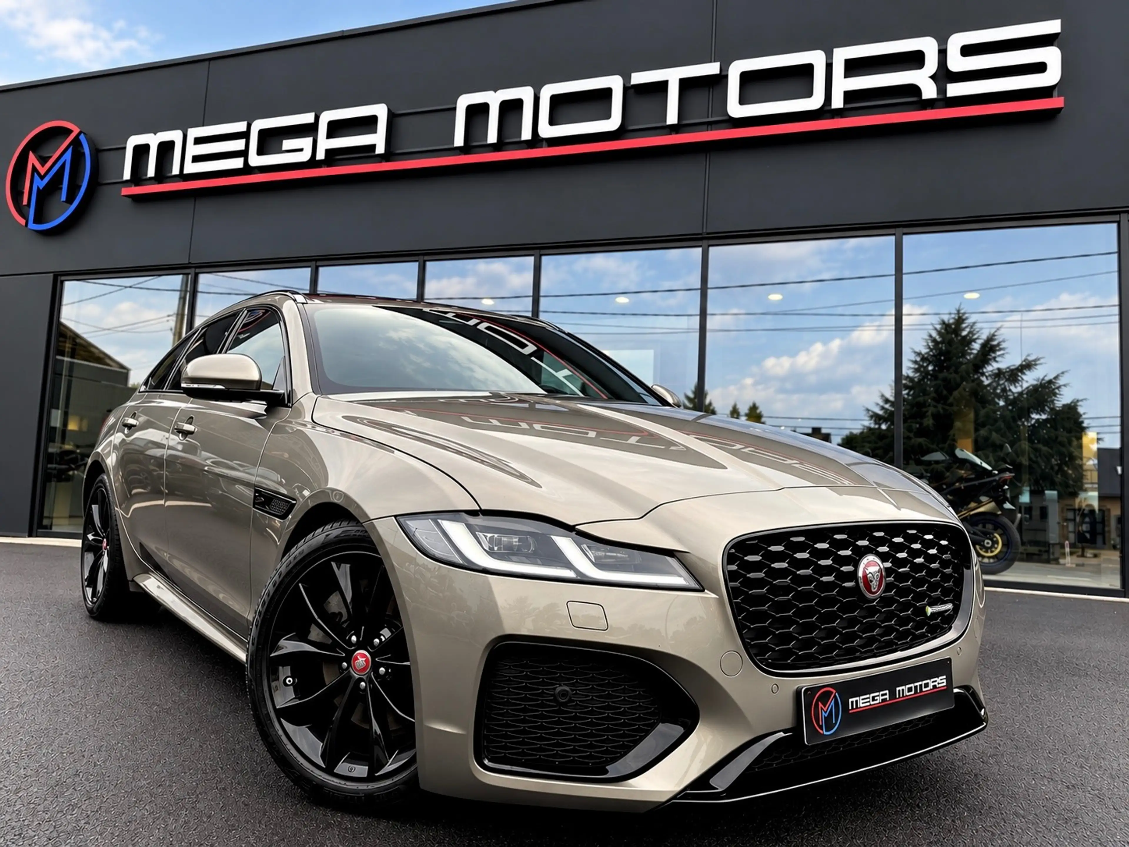 Jaguar XF 2.0 D200 !! R-DYNAMiC !! BLACK EDiTiON !! FULL FULL OPTS !!