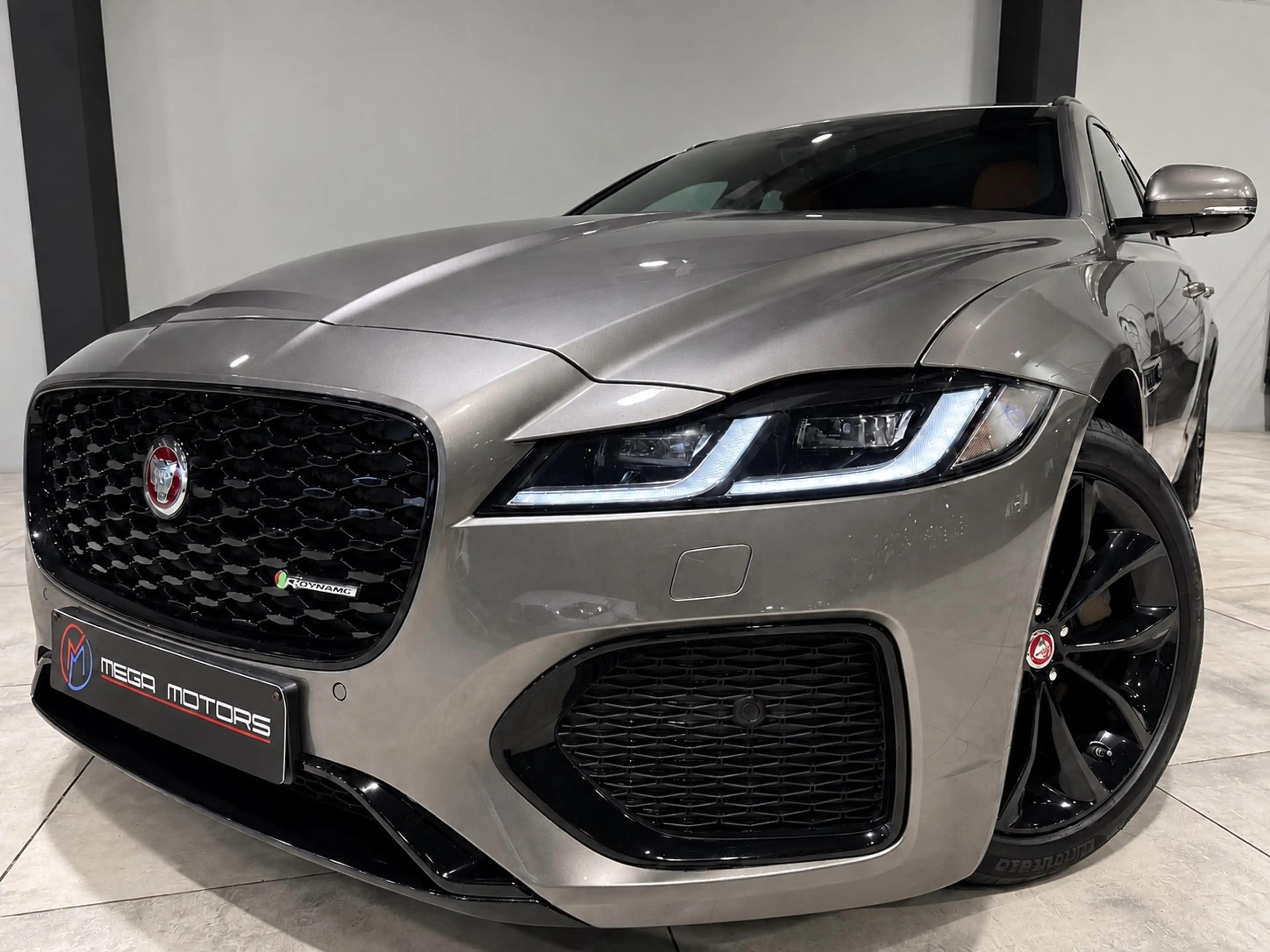 Jaguar XF 2.0 D200 !! R-DYNAMiC !! BLACK EDiTiON !! FULL FULL OPTS !! — photo 3
