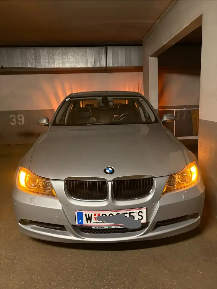 BMW 320 E90 320i — photo 1 of 14
