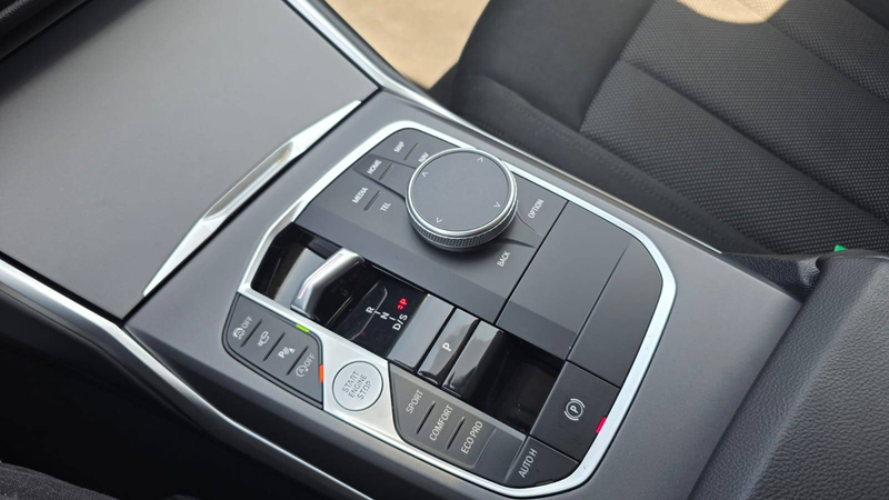 BMW 318 Nieuw Model Benzine Automaat Groot Scherm Head-Up — photo 17