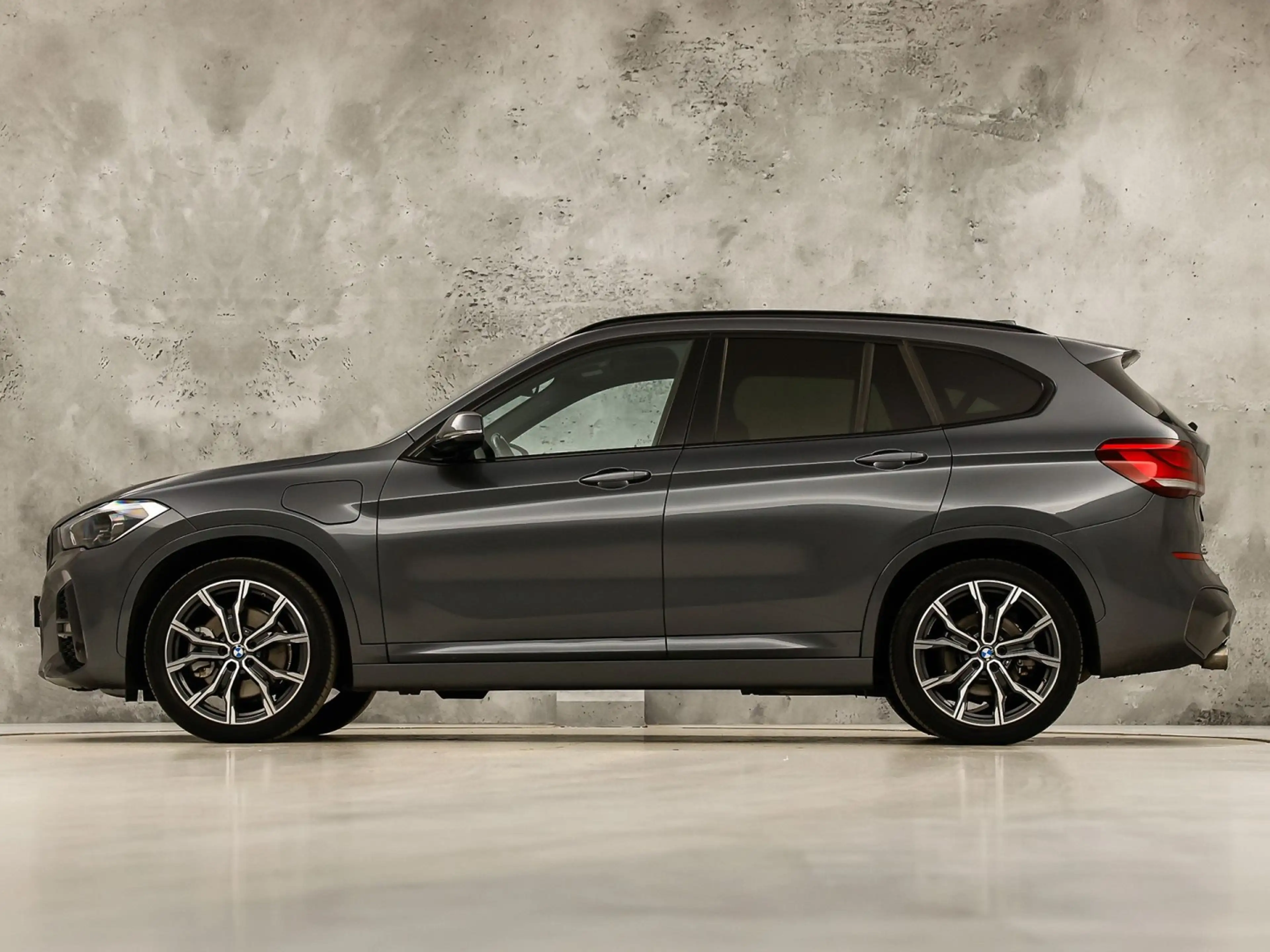 BMW X1 xDrive25e M Sport High Executive 221Pk Automaat (S — photo 2