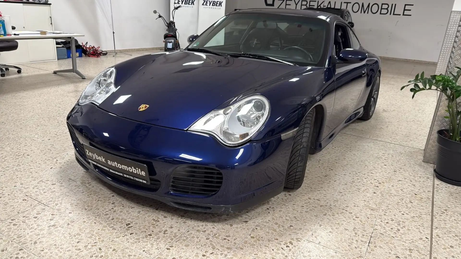 Porsche 996 911/996 Carrera 4S Blau - 1