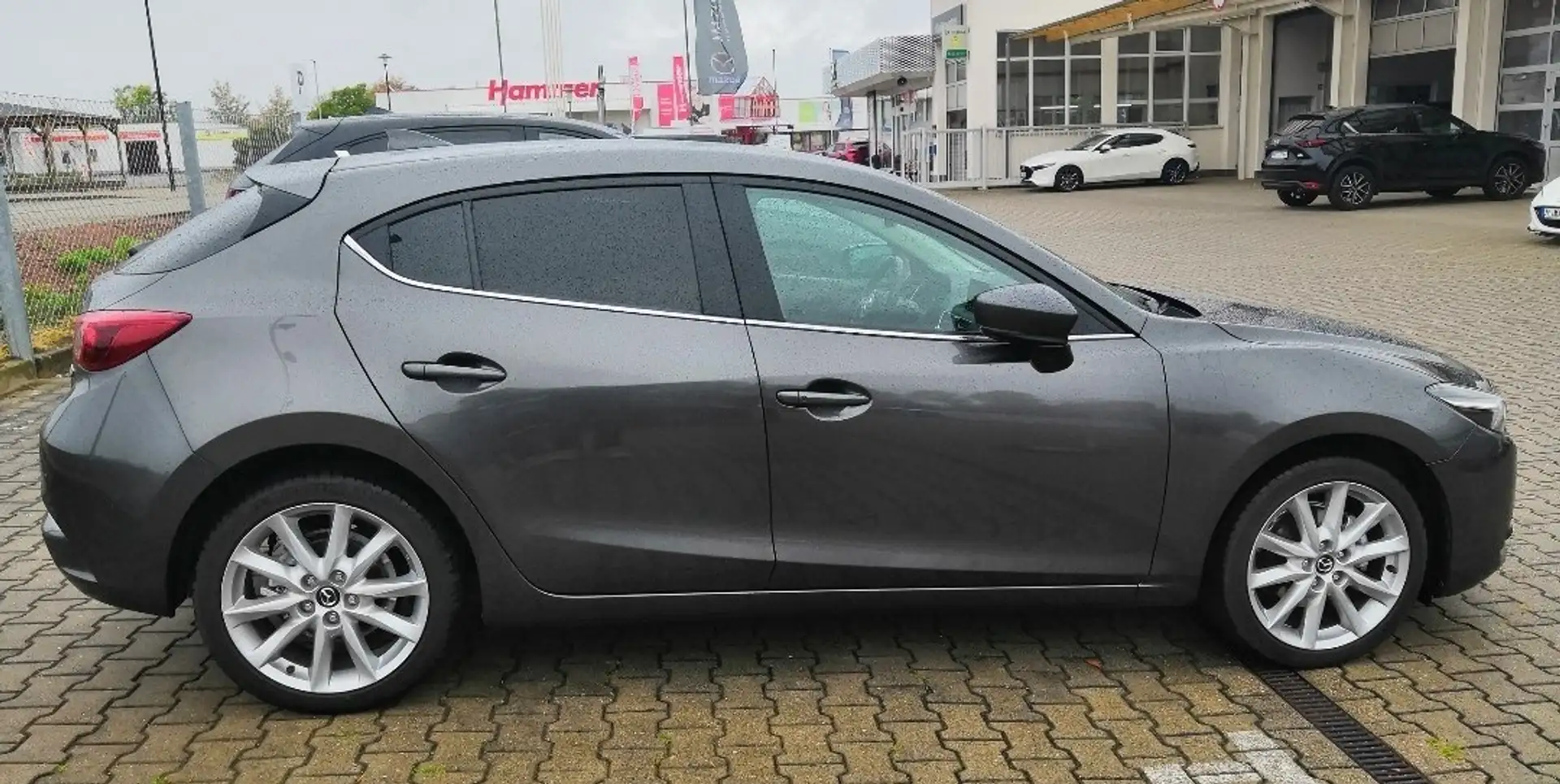 Mazda 3 Sports-Line Gris - 1