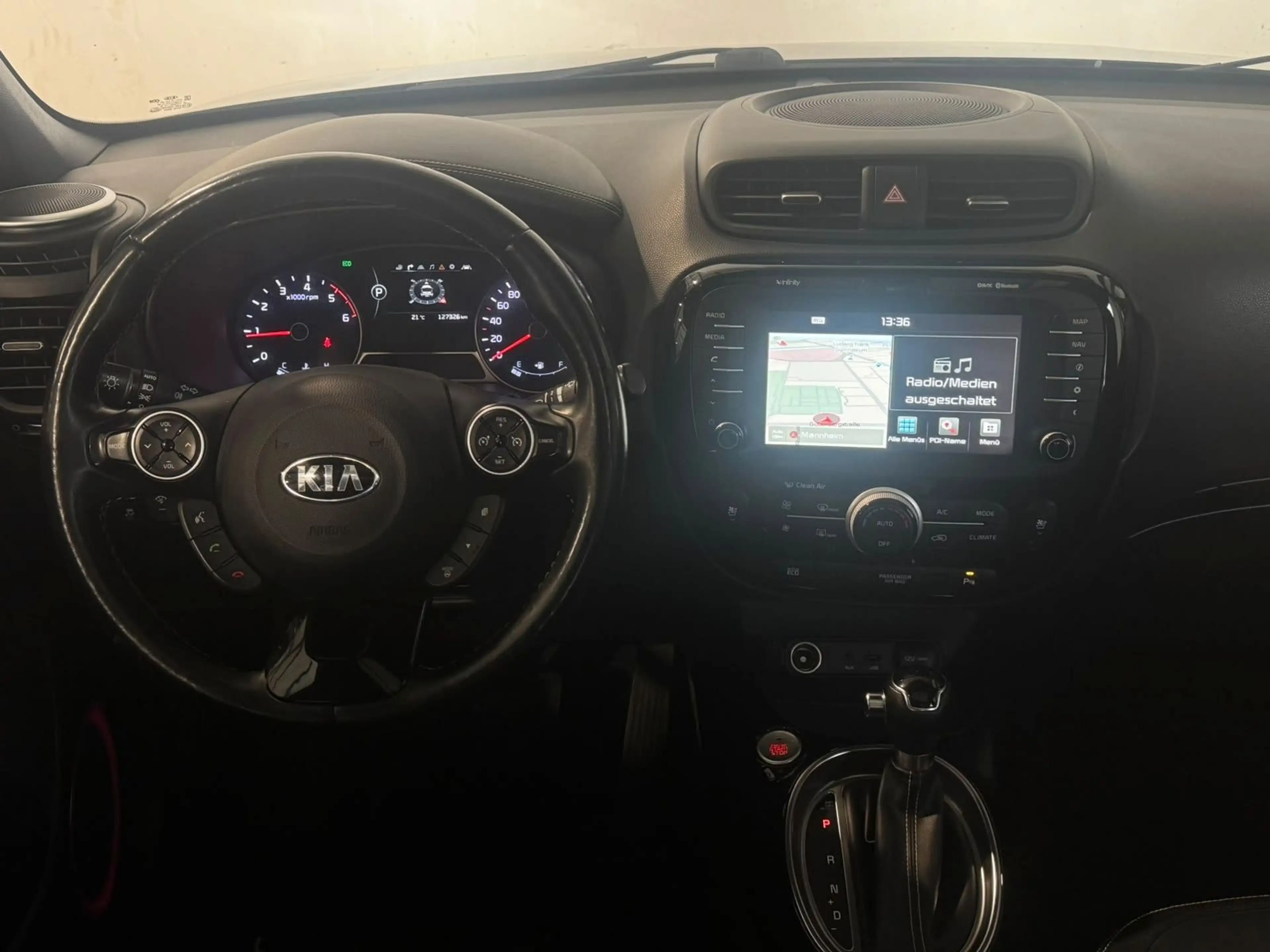 Kia Soul SOUL SPIRIT LEDER NAVI XENO PANO AHK 2HD — photo 13