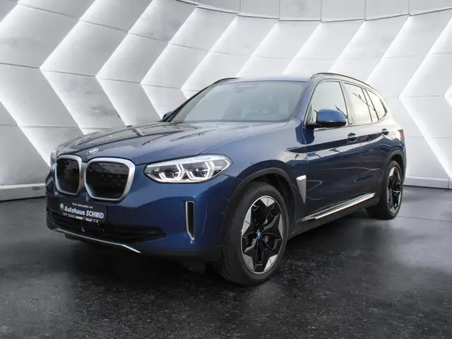 BMW iX3 Impressive Gestiksteuerung Head-Up HK HiFi