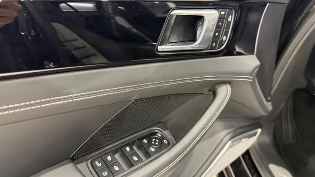 Porsche Panamera Turbo S E-Hybrid PHEV Aut. Ansicht 24