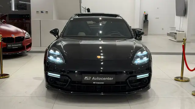 Porsche Panamera Turbo S E-Hybrid PHEV Aut. Ansicht 4