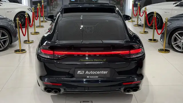 Porsche Panamera Turbo S E-Hybrid PHEV Aut. Ansicht 10