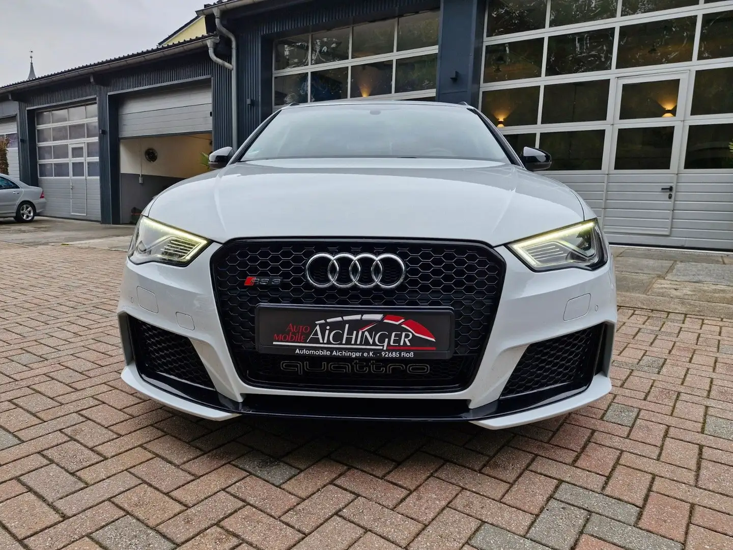 Audi RS3 Sportback 2.5 TFSI quattro 2. Hand 8-Fach Weiß - 2