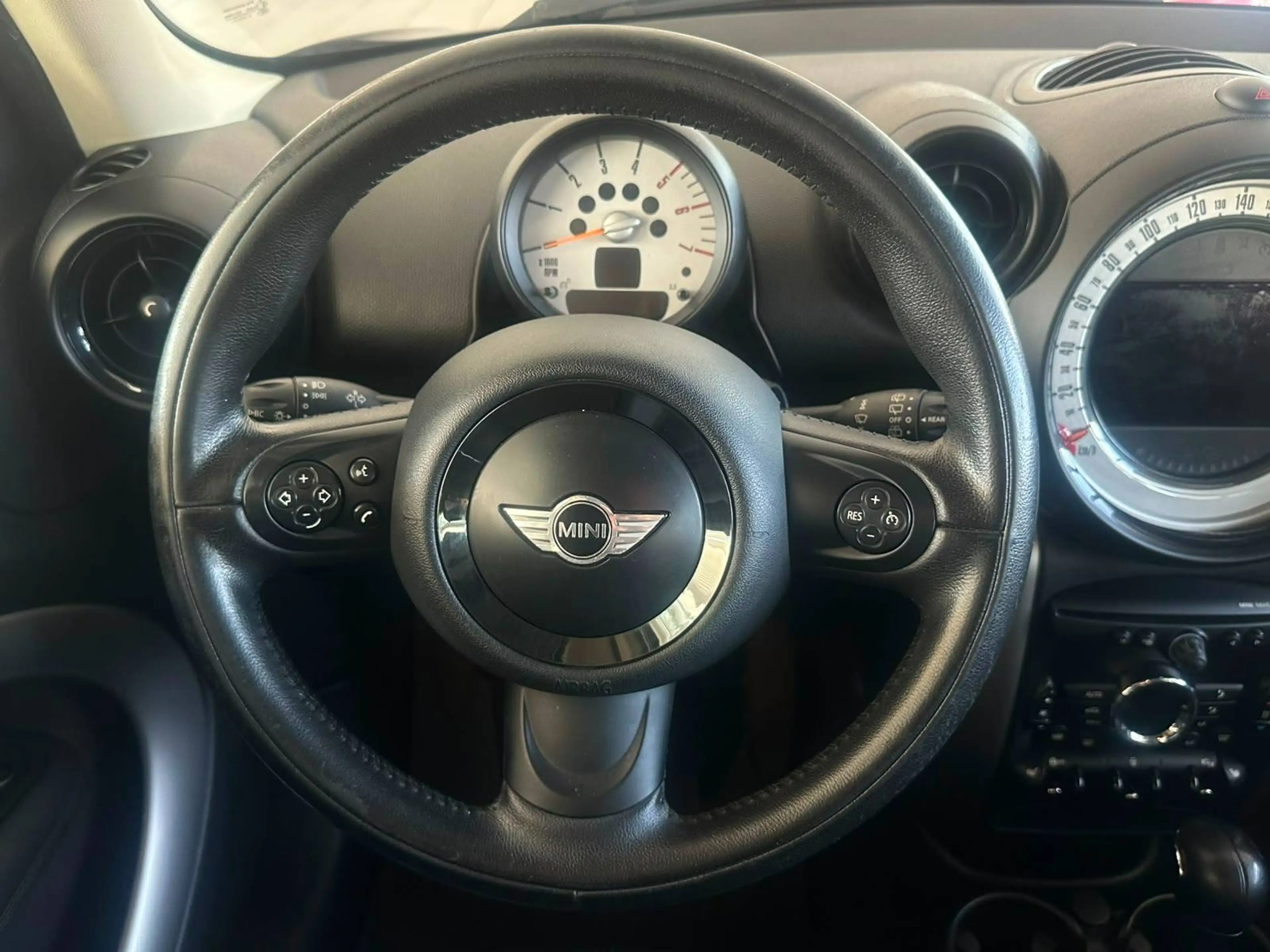 MINI Cooper D Countryman Cooper D — photo 13
