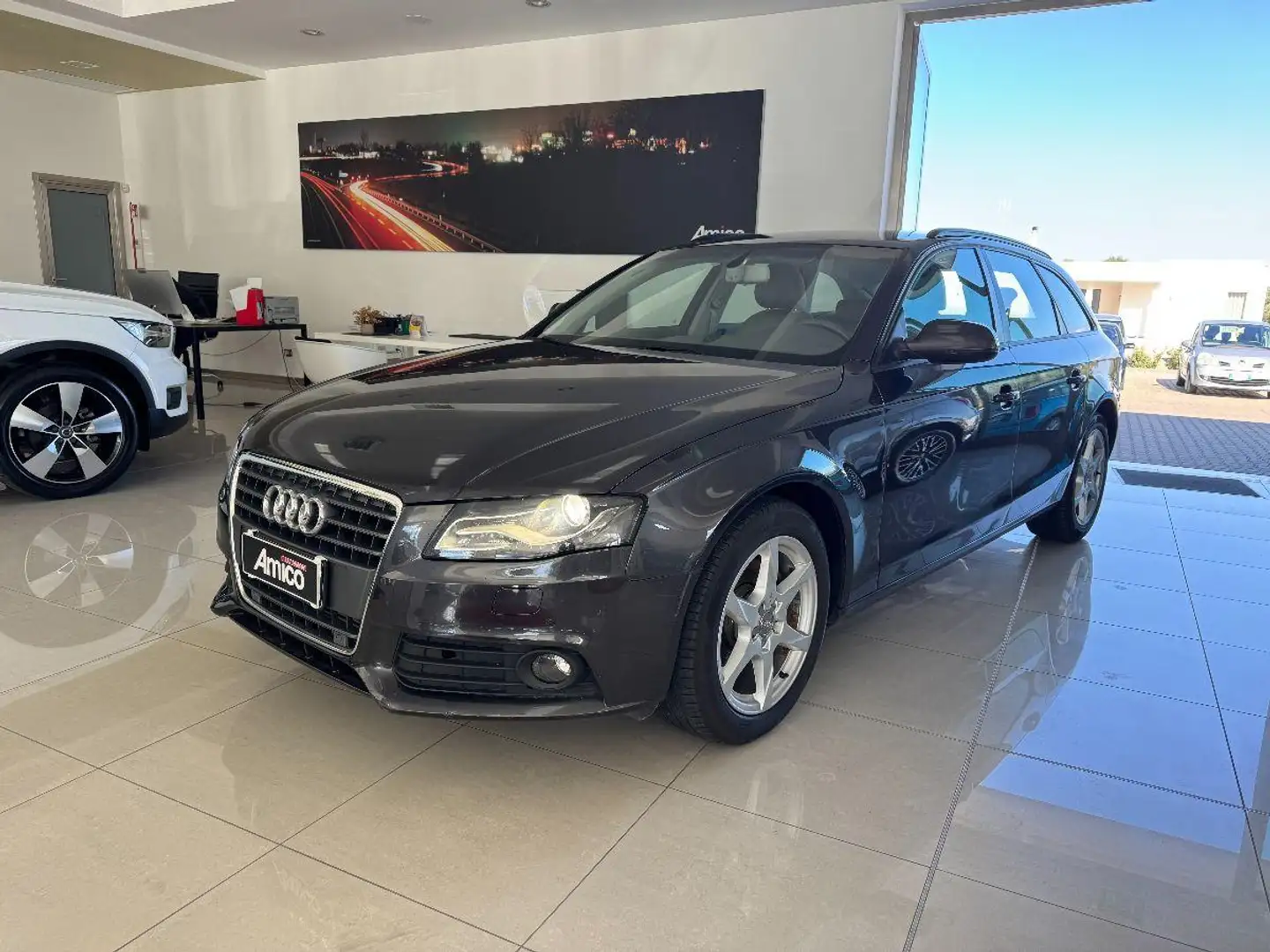 Audi A4 2.0 TDI 143 CV Advanced Navi/Xeno/Led Schwarz - 1